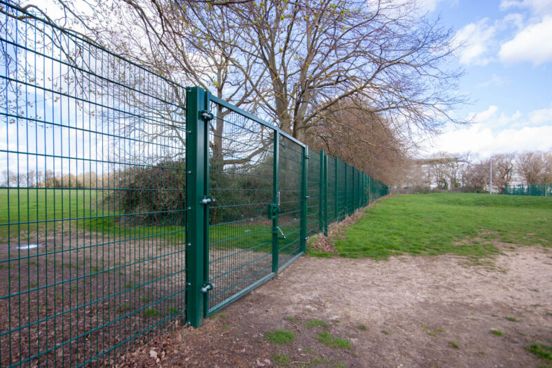 Chelmer_Valley_High_School_Gate