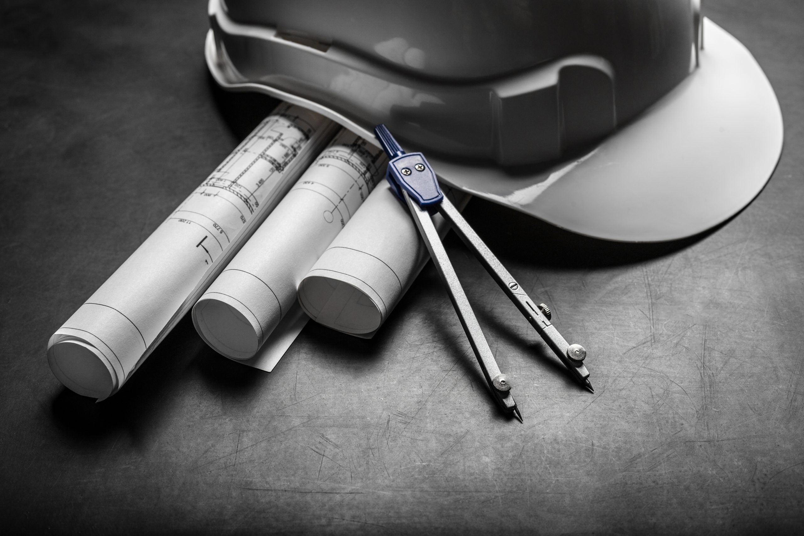 How To Choose A Building Surveyor? - Questions To Ask - Building Surveying Equipment - Munday & Cramer